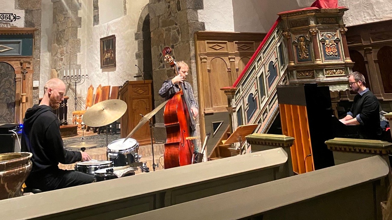 Fra konserten JAKT holdt i Hedrum kirke oktober 2024. Foto: Kristina Hvarnes Andersen