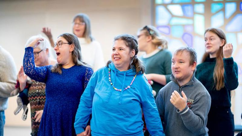 På SiMen er det blant annet allsang og måltidsfellesskap. Foto: Bo Mathisen