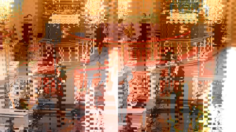 Anita Skorgan begeistret og rørte.