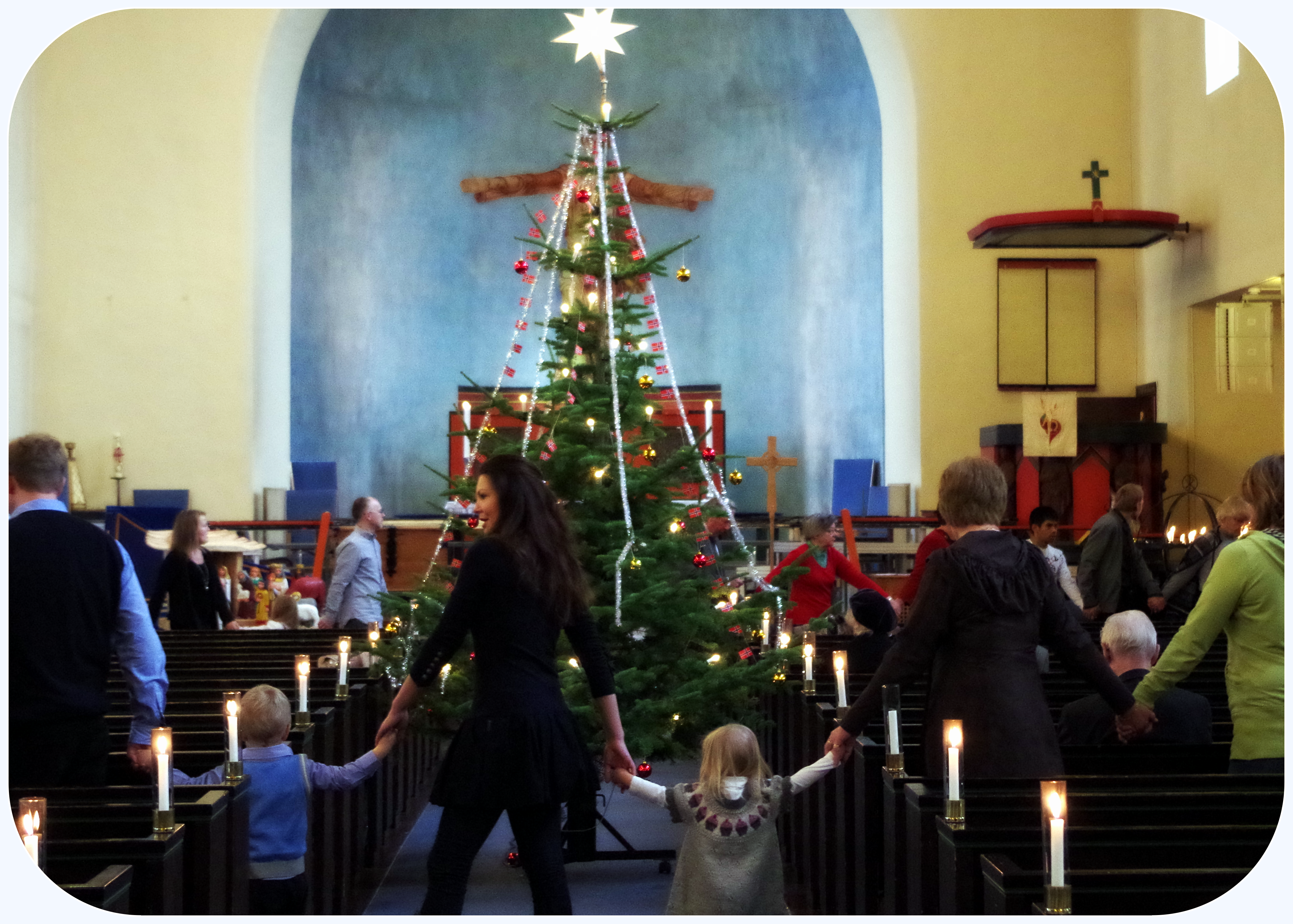 Juletrefestgudstjeneste på Kristi åpenbaringsdag i Lillestrøm kirke.