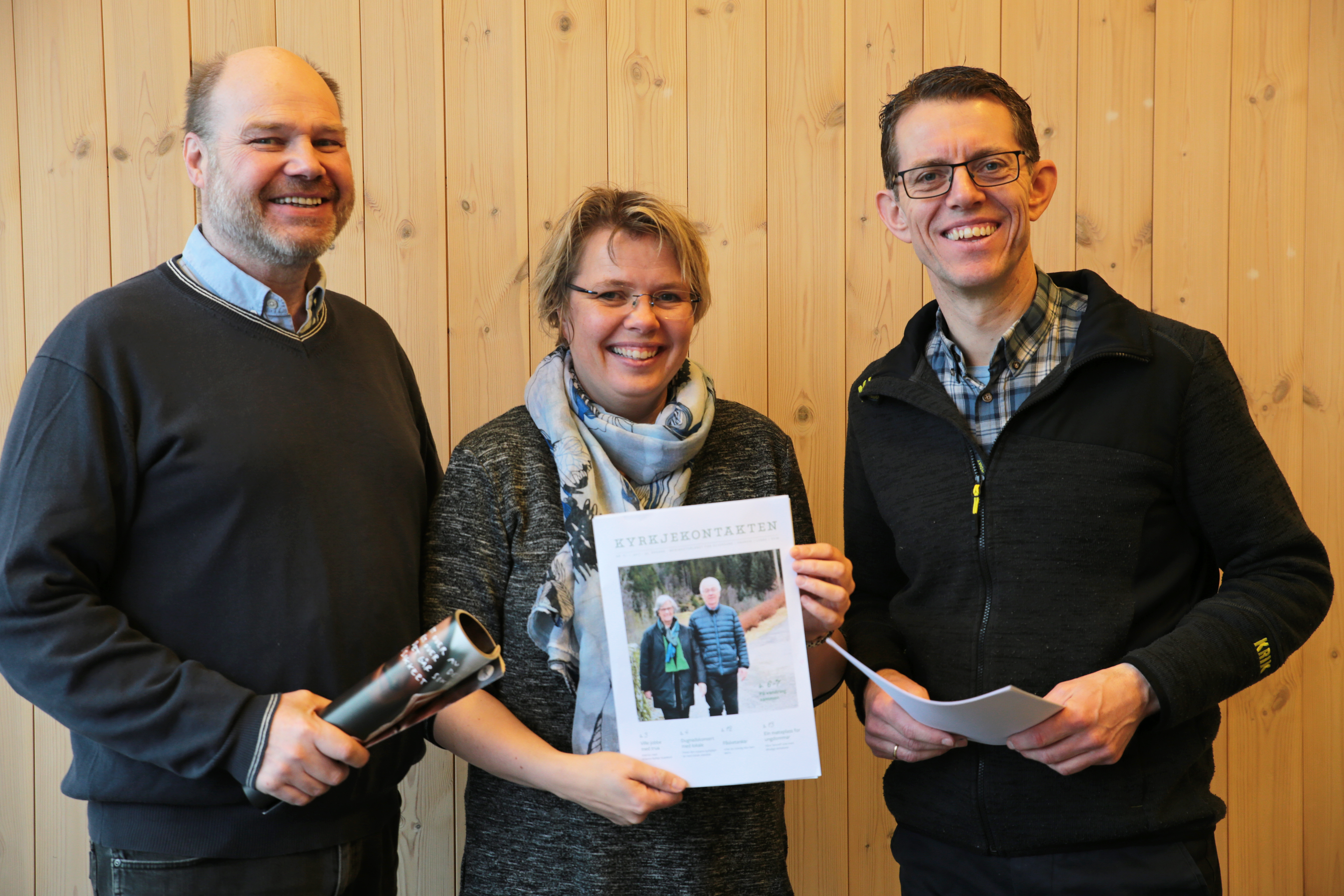 Bjørn Moe, Anne Sofie N. Uthaug og Geir Øy er glad for å kunne presentere dei nye blada.