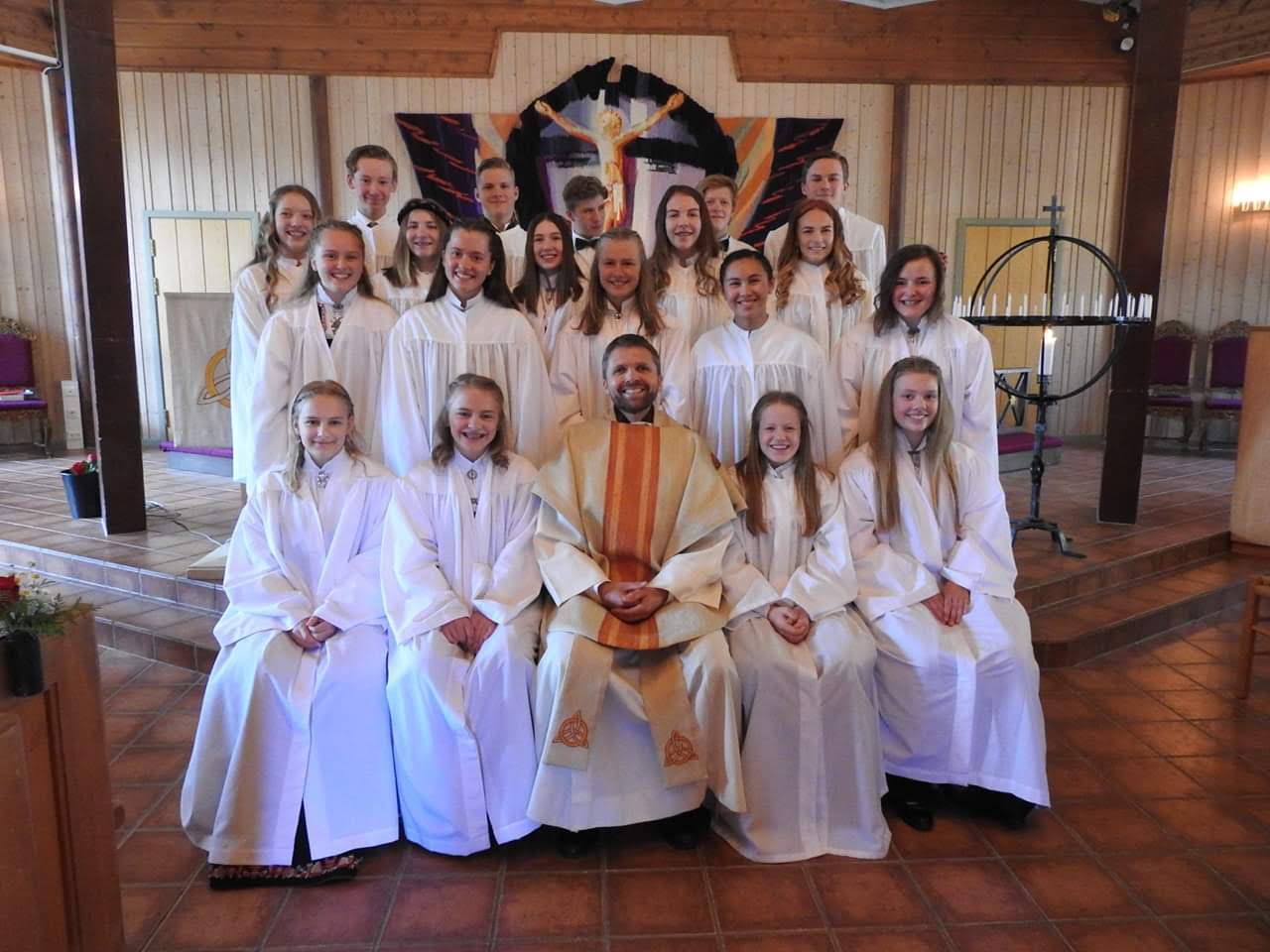 Årets konfirmanter i Tingnes kirke. Ser du noen du kjenner?