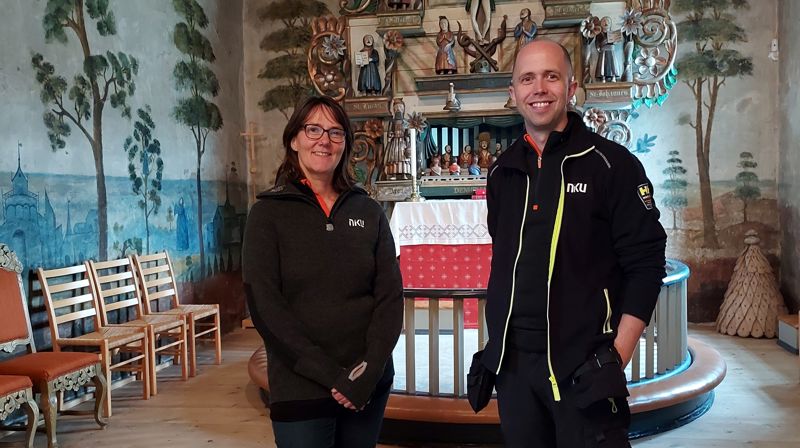 Susanne Kaun og Thomas Ragazzon Smestad frå NIKU.   Foto: Aud-Karin Hovi