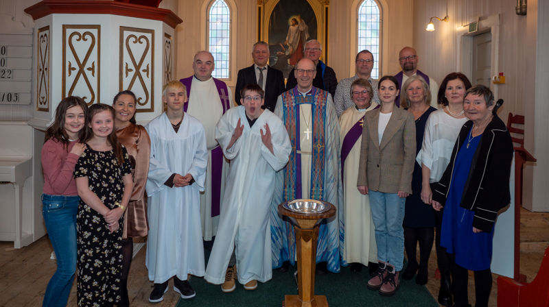 Thorgeir Walsøe (bakerste rad) fortsetter som leder ev Nordkapp menighetsråd