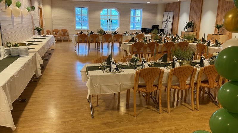 Menighetssalen egner seg godt til konfirmasjons-selskaper o.l.