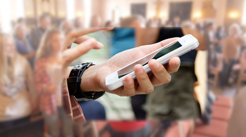 Offer i kirka og Vipps