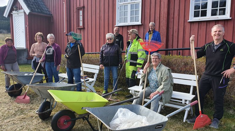 Dugnad rundt Ingdal kirke