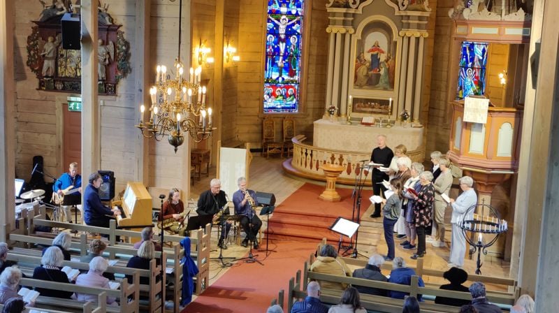 Biletet er frå kor-prosjekt i Os kyrkje i 2025 - men denne gongen skjer det i Nore Neset kyrkje! Foto: Sigurd R. Tunestveit