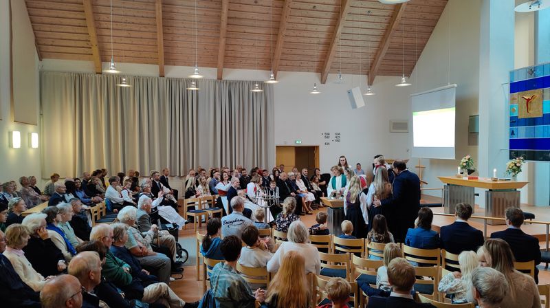 Dåp i Nore Neset kyrkje