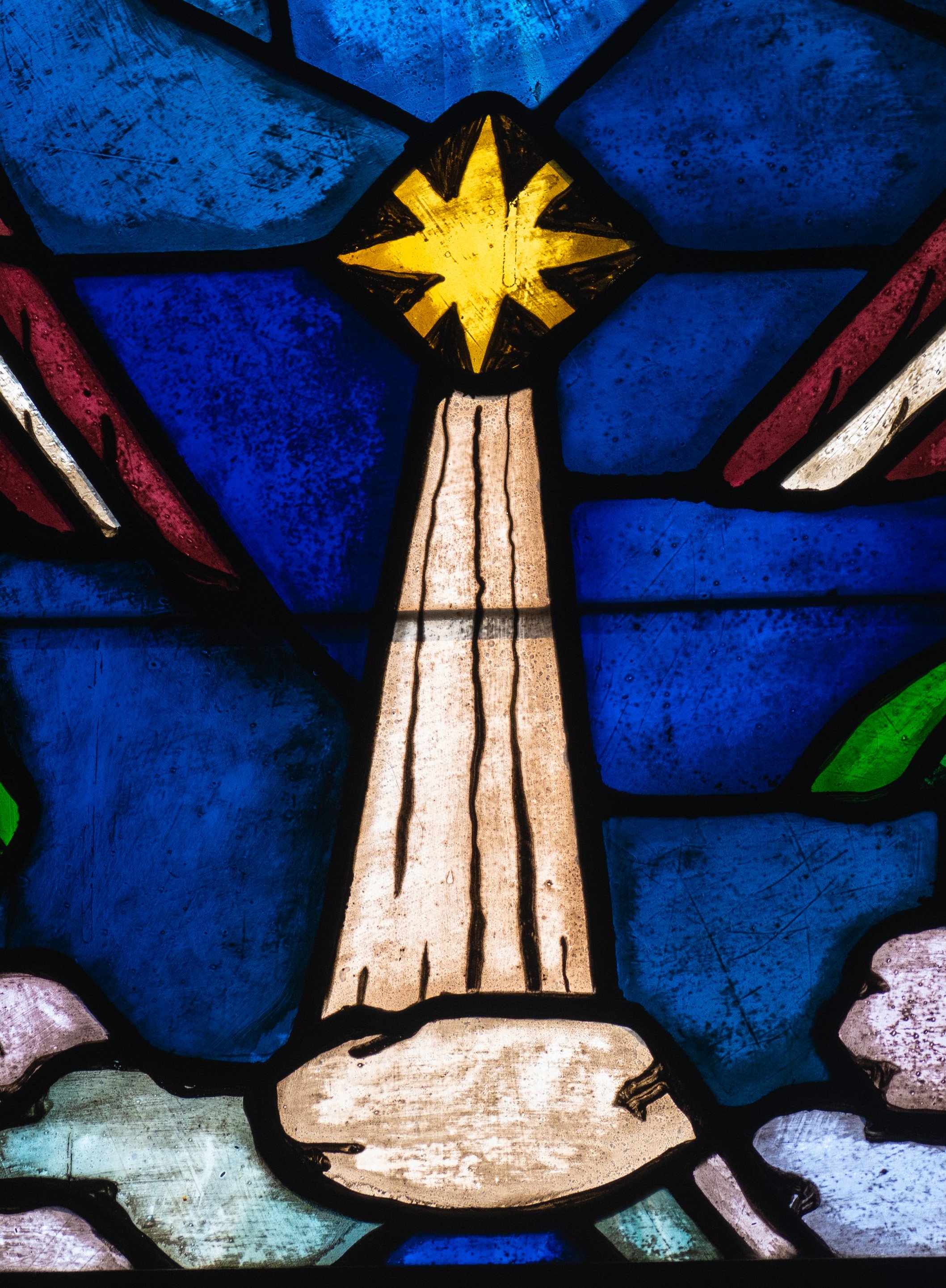 Detalj frå glasmåleria av Bernhard Greve i Os kyrkje. Foto: Torhild Amland Hope