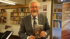 Biskop Ole Christian Kvarme lanserte boken Forunderlig Barmhjertig på Litteraturhuset.