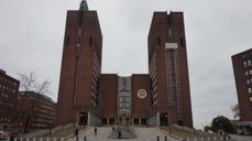 Nye koster har inntatt Rådhuset. Byrådet kutter 10 millioner i kirkebudsjettet.