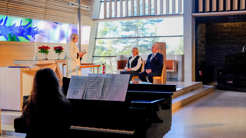 Laila Irene og Thomas sa ja til hverandre på Valentinsdagen i 2025.