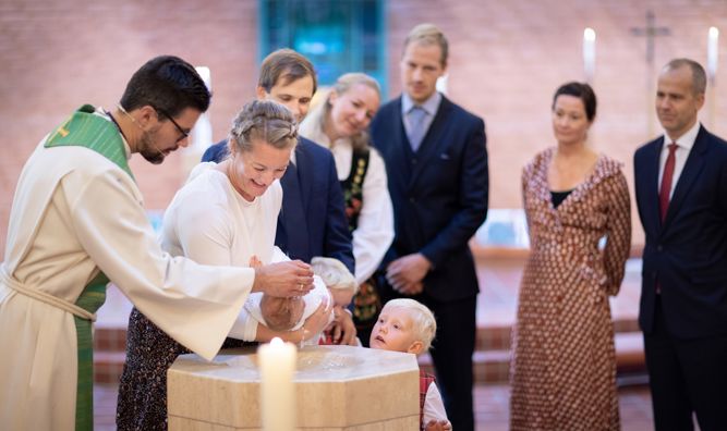 Dåp i Holmlia kirke