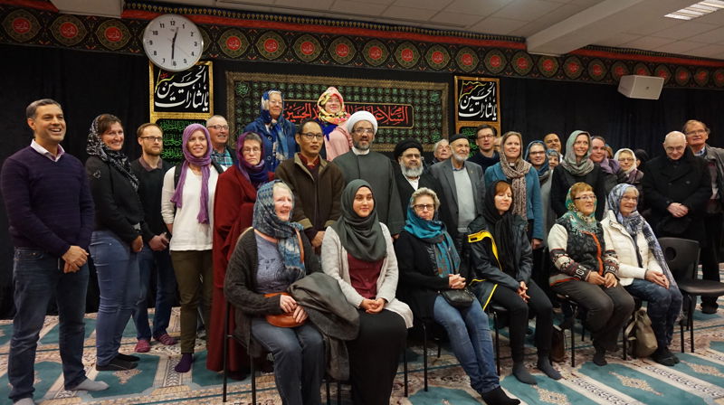 På tur til kirke, moske og tempel