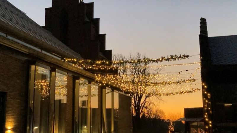 I julen 2020 møtes vi ved stallen