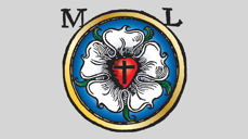 Lutherrosen er Martin Luthers personlige segl fra 1530. I vår tid er den et symbol på den evangelisk-lutherske kirke. Det røde hjertet betyr liv og kjærlighet, og korset står for troen på den korsfestede Jesus Kristus. Den hvite rosen representerer glede og fred, blåfargen er himmelens herligheter, og gullringen er evighet og uendelig rikdom. Kilde og illustrasjon: Wikipedia