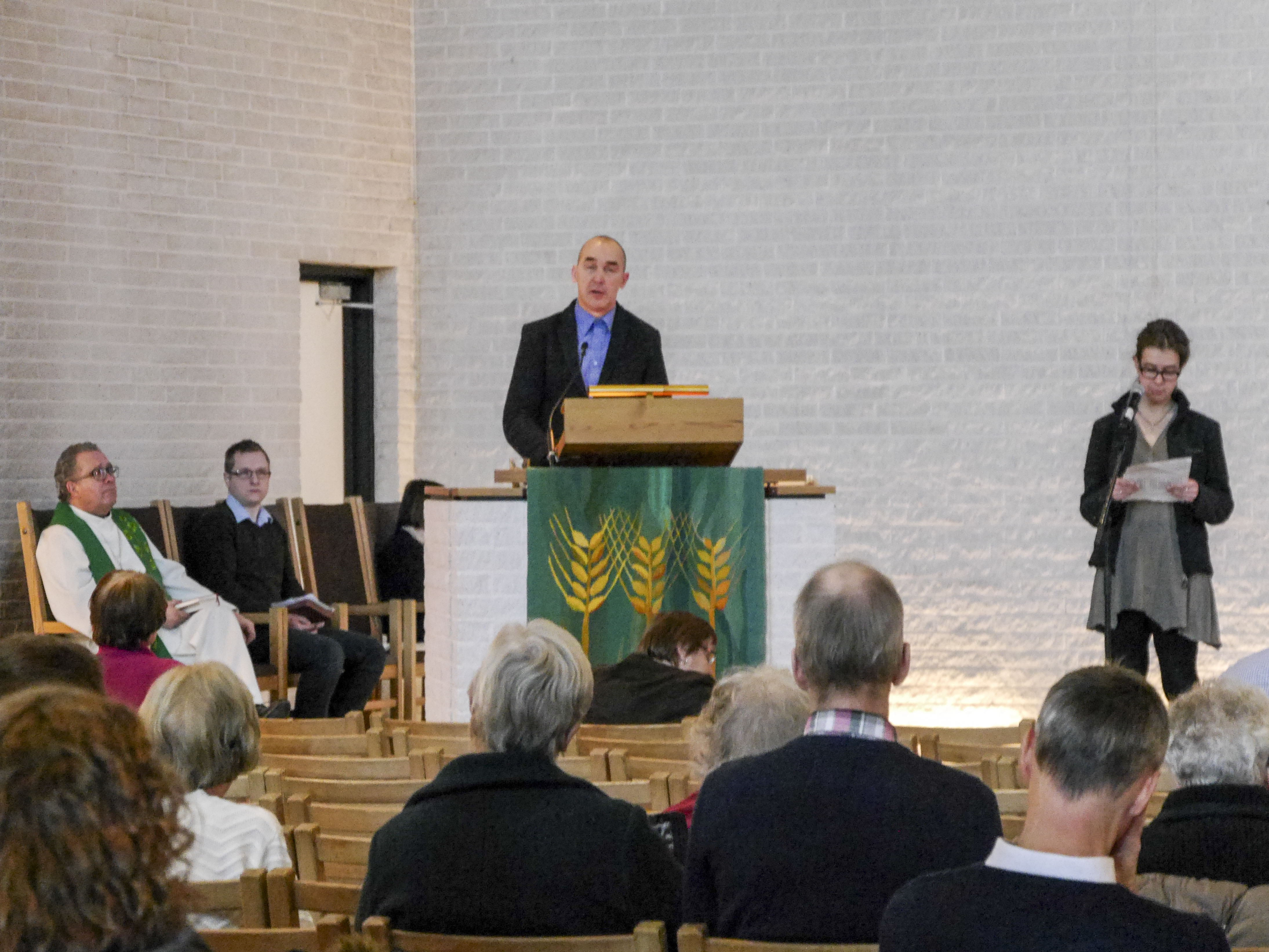 Fra gudstjenesten 15. januar. Preken ved pastor Ivars Bergs. Tolk: Daina Molvika