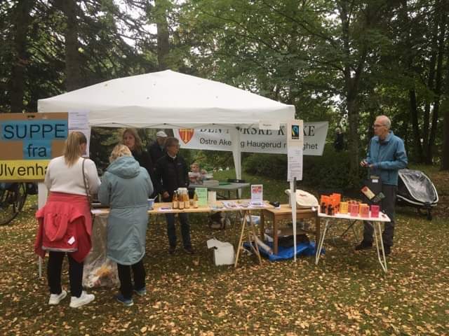 Menighetens stand på Trosterud-Haugerud-dag