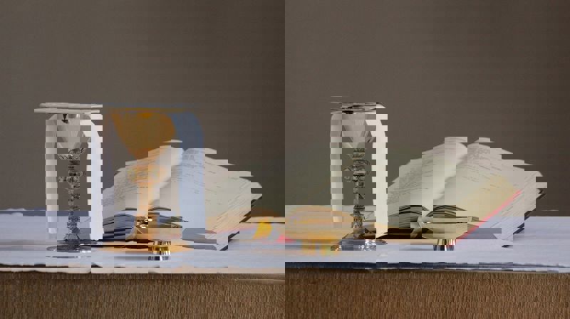 Kirkene åpner igjen - varsomt