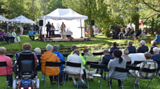 Utegudstjeneste ved Trosterudvillaen. Den inngikk i gatefesten arrangert av Samarbeidsrådet Trosterud/Haugerud. Foto: Haugerud I.F.