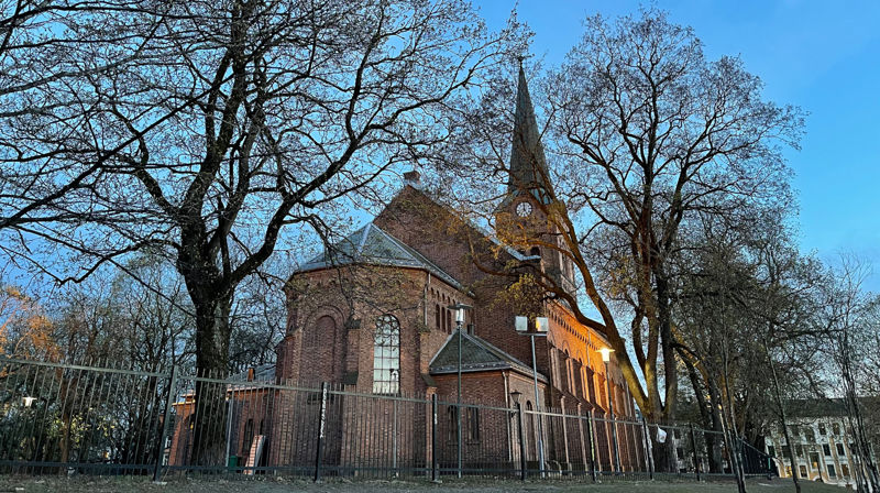 Fra menighetskirke til mangfoldskatedral på Løkka