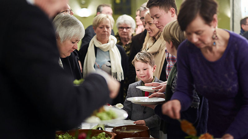 Albert (8) fikk klokke i dåpsgave