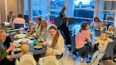 Mange hender skaper kyrkjelyd