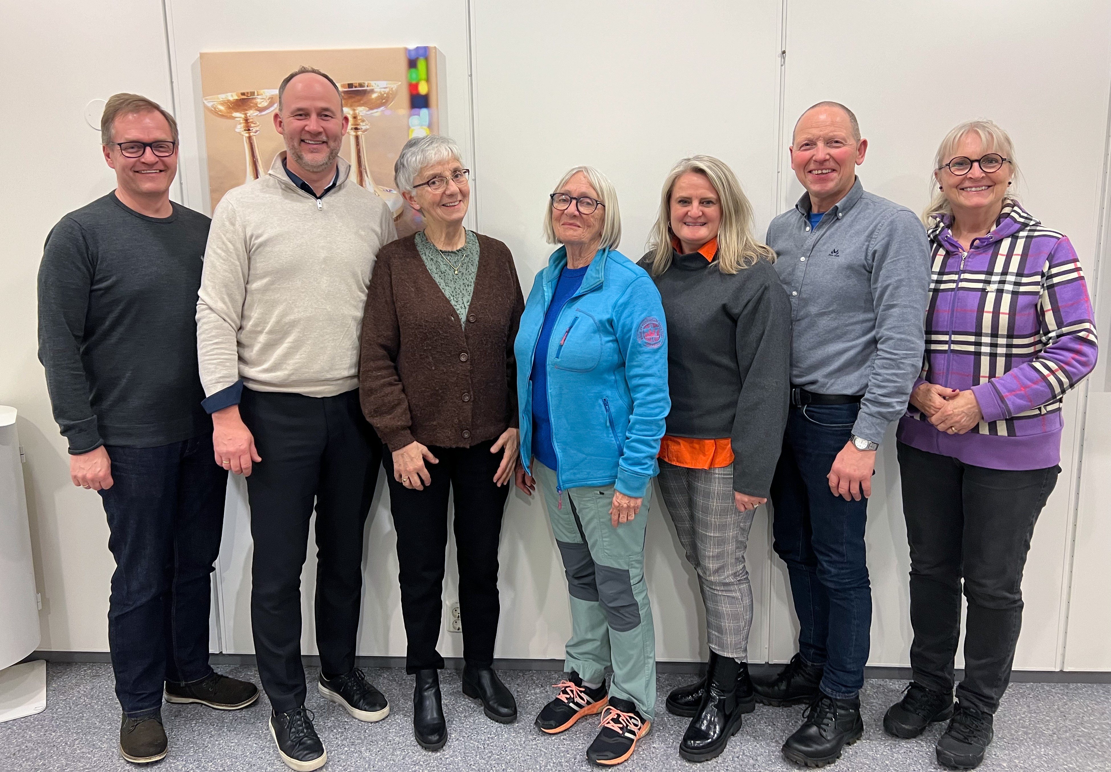 Prost Jan Tommy Fosse, fellesrådsleiar Gisle Kårbø Rong, Kirsten Marie Angeltveit Kjølen, Anne Grete Hareide, Ingvill Kvalsnes Blom, Arvid Nese og Torill Selsvold Nyborg