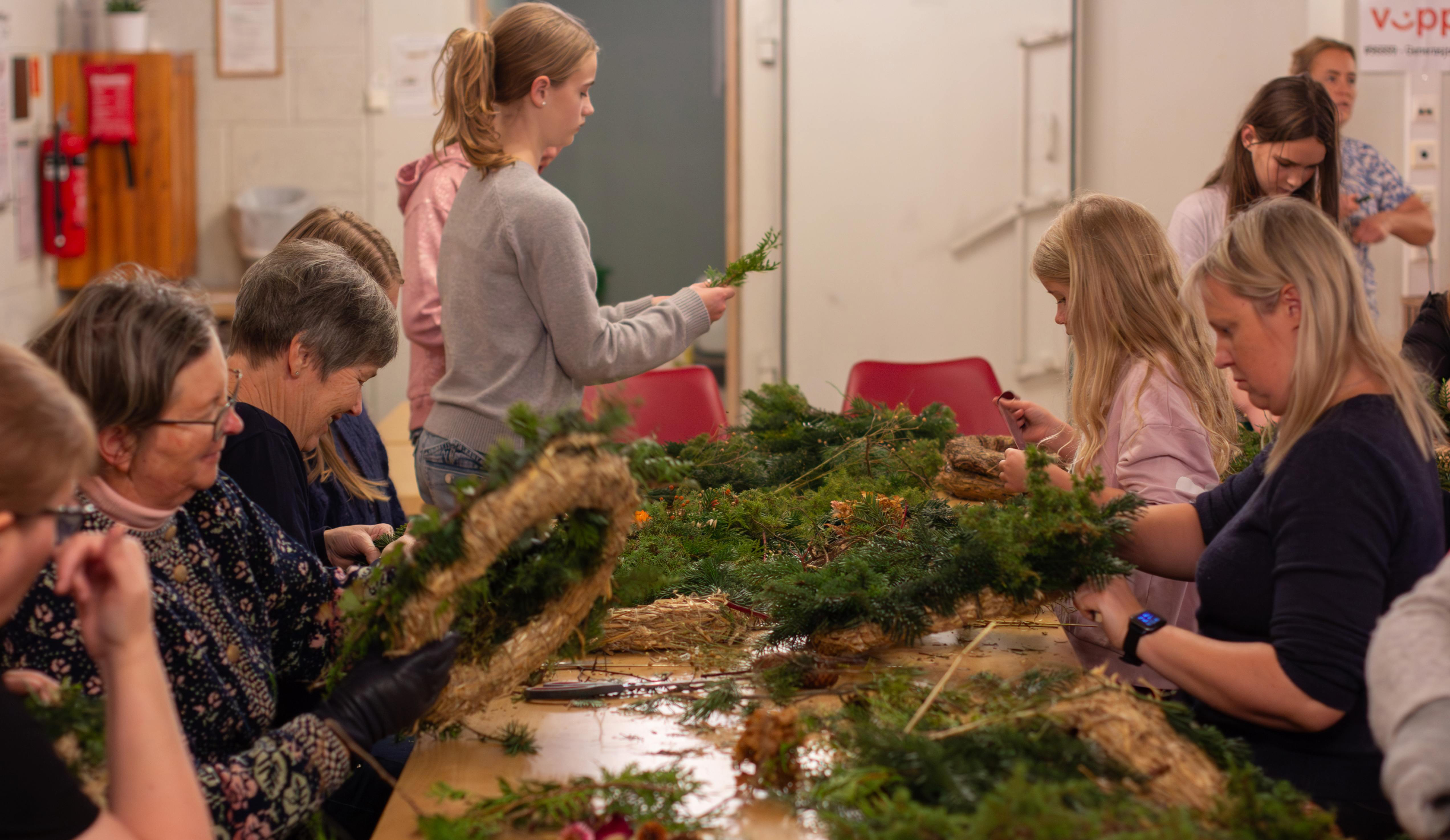 Kranseverkstad: ein skikkeleg koseleg førjulsaktivitet