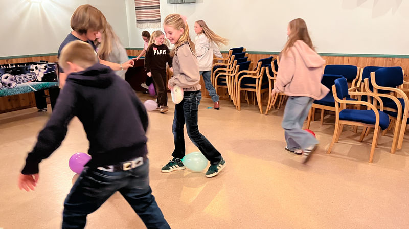 Full fart og høg stemning