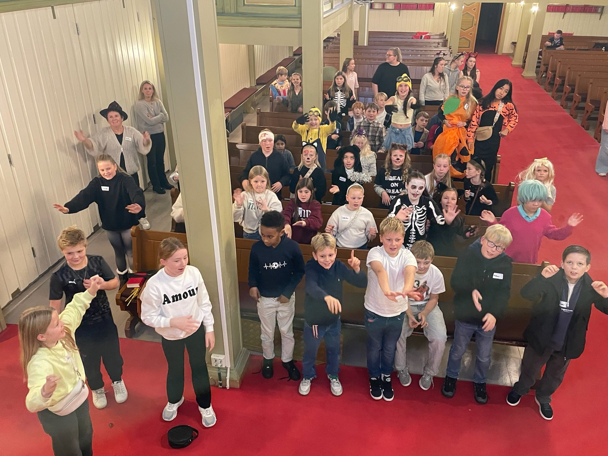 «T10 HalloTweens» i Fjell kyrkje