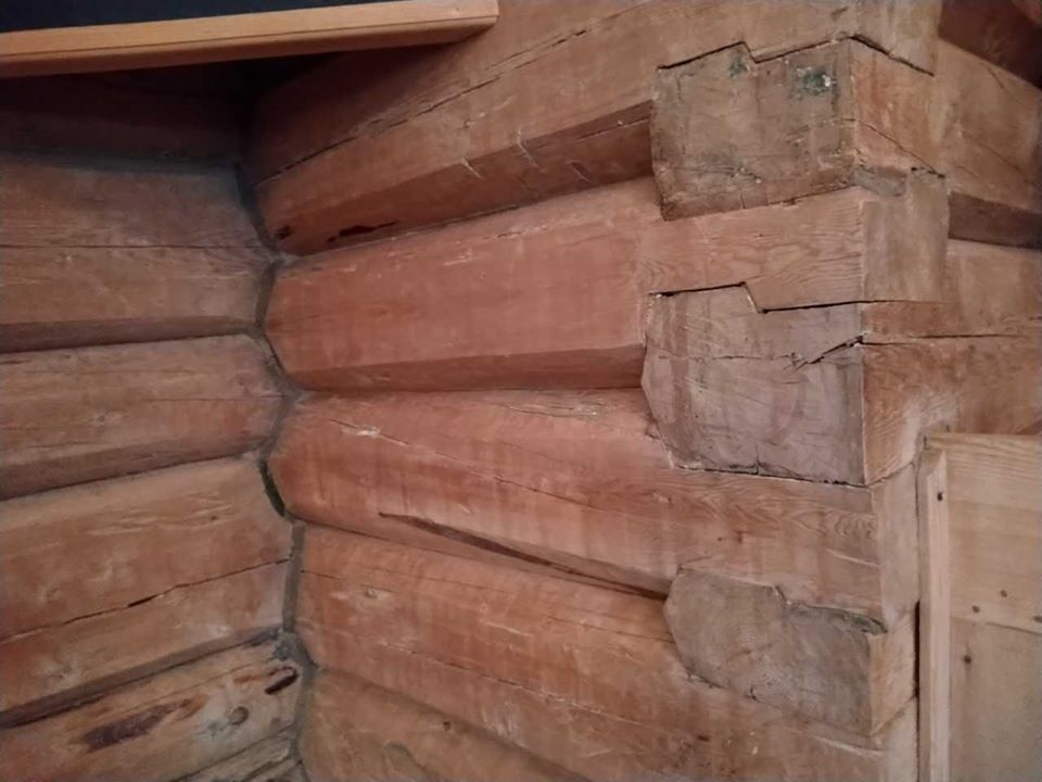 Tømmerstokkane i Volbu kyrkje. Foto: Eli Vatn