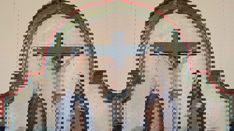 Utsnitt av altertavla i Rogne kyrkje. Foto Saskia Aleida Van Veen