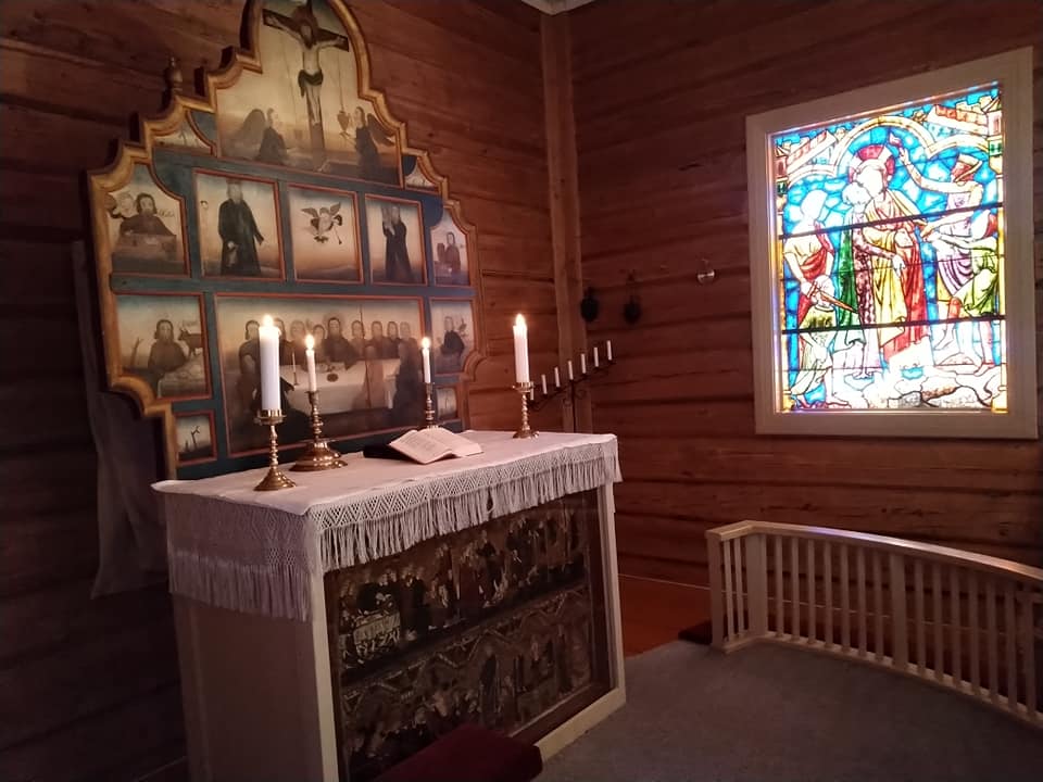 Alteret i Volbu kyrkje foto: Eli Vatn