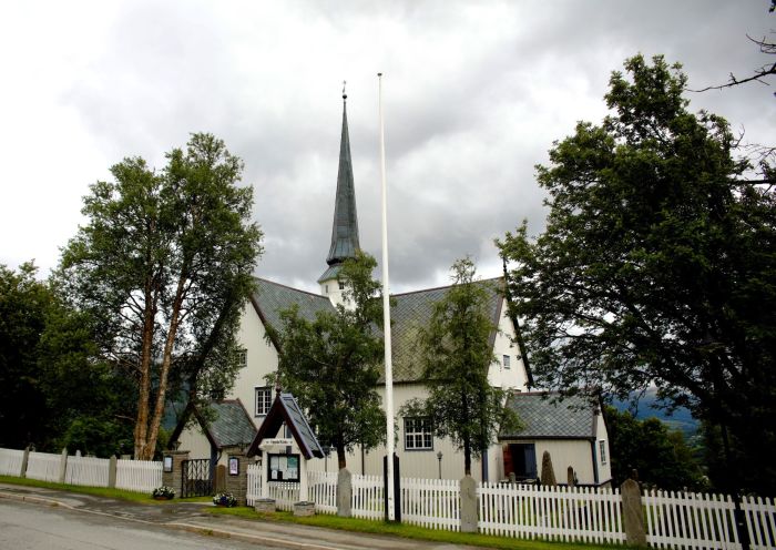 SKÆLLOEN JUPMELE-GAAGKESTIMMIE