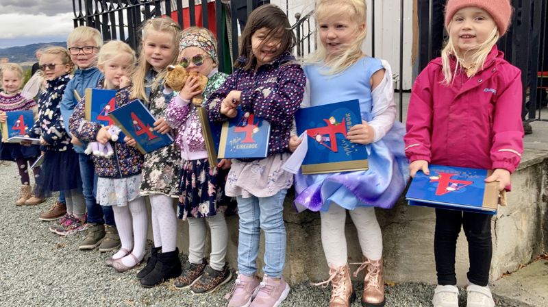 Utdeling av 4-årsbok