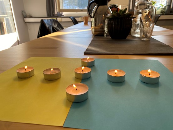 Bli med og be for Ukraina!