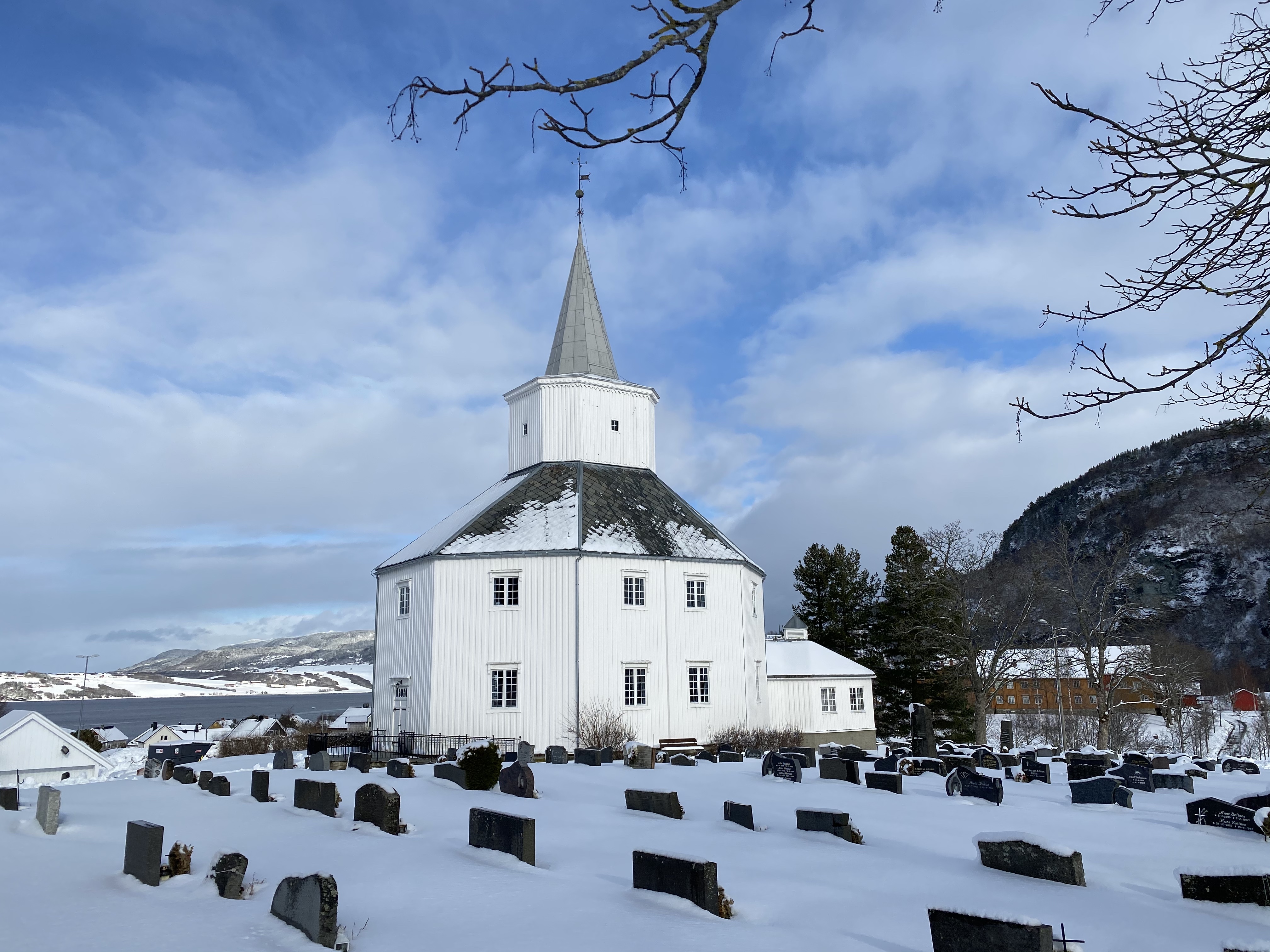 Førstkommende søndag innsettes Mark Akali som sokneprest i Buvik sokn
