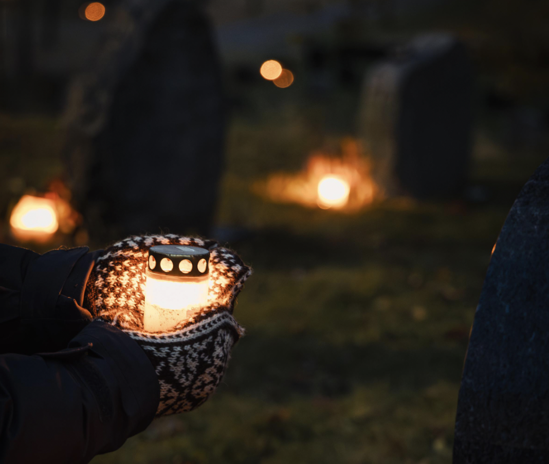 Allehelgengudsteneste med rom for sorg og håp i Sunnylven kyrkje søndag 2. november kl 20.00