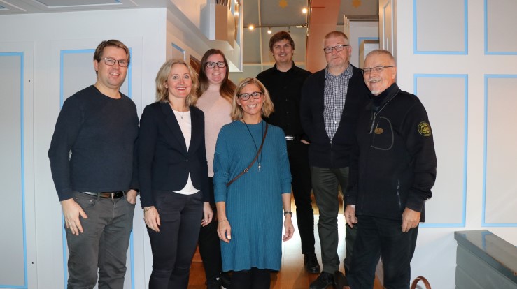 Forsongargruppa som tok del i gudstenesten 25. november i Langevåg kyrkje. Frå venstre bak: Mari Kristin Blindheim, Håvard Sveås, Per Kåre Volle. Foran frå venstre: Jan Erik Hovland, Toril Solevåg, Stine Lerheim, Arne Lerheim.