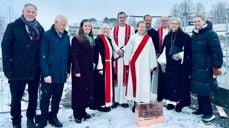 Fra venstre: Erling Moe (fungerende ordfører), Kjell Inge Nordgård (kirkeverge), Majen Helen Sævik (KrF), Bodil Sørdal (prost), Joakim Skousgaard Johnsen (kapellan), Hanne Moxness (diakon), Arne Reidar Vik Selven (daglig leder i Ranheim og Charlottenlund menighet), Skule Bjørnstad (sokneprest), Kristin Moen Saxegaard (fungerende biskop), Ane Strømman (menighetstrådsleder). (Foto: Yngvil Bjellaanes)