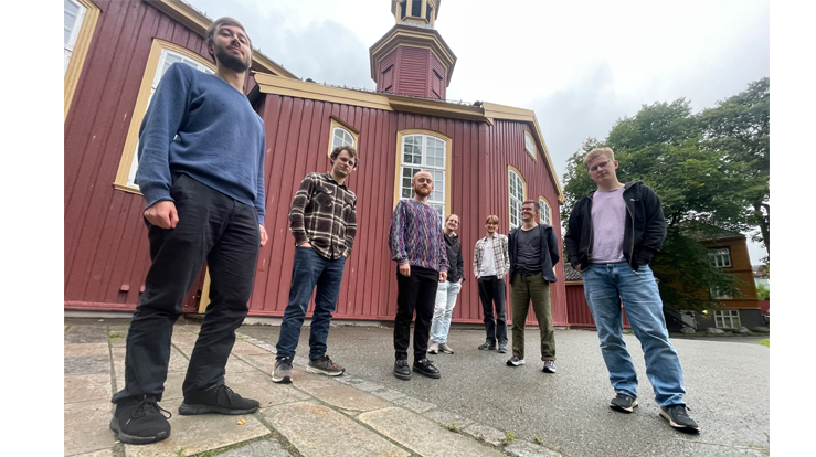 Gudstjeneste i Berg med mannskorsang