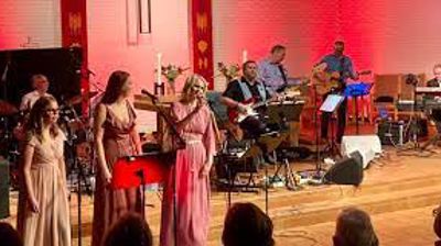 Gudstjeneste ved Hege Merakerås og Graceland band 21.6.26 kl. 11