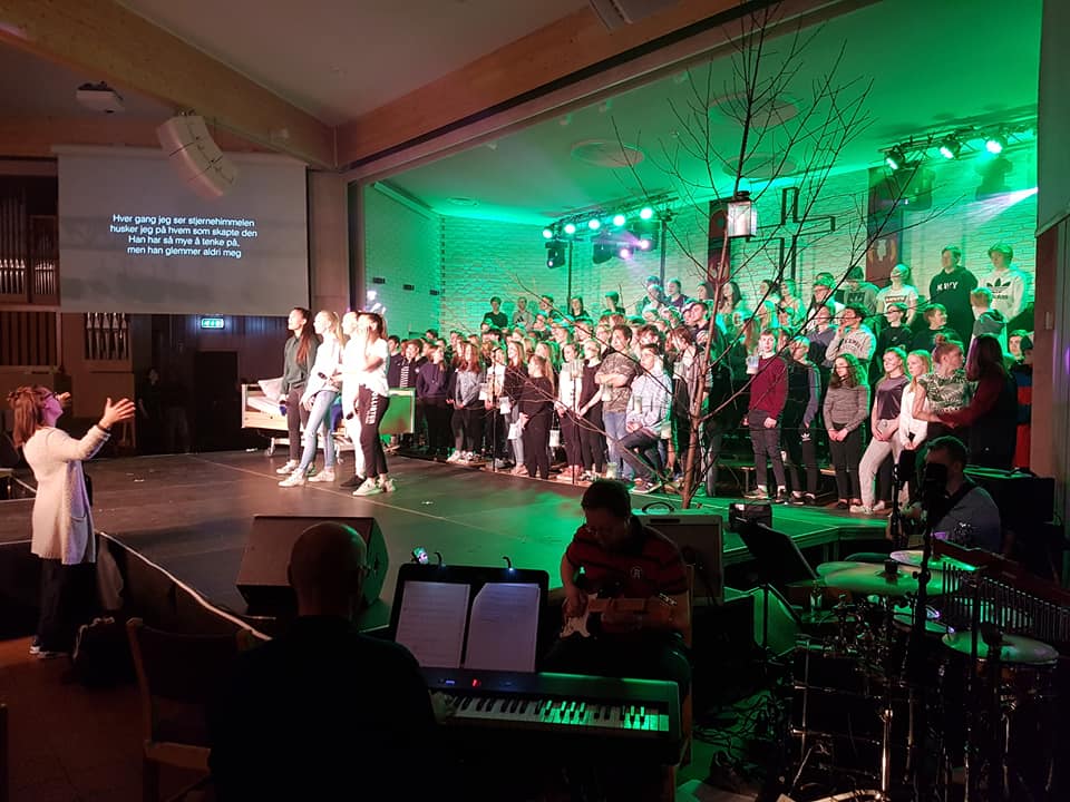 Konfirmantforestilling "æ e, vi e"