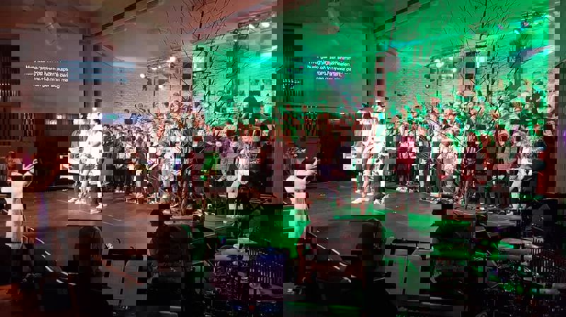 Konfirmantforestilling "æ e, vi e"