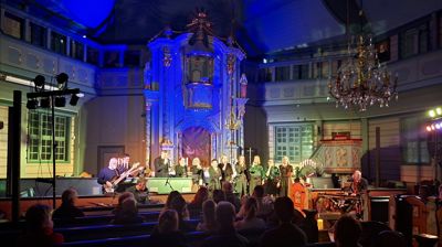 Stemningsfullt med Trondheim gospelkor i Klæbu kirke