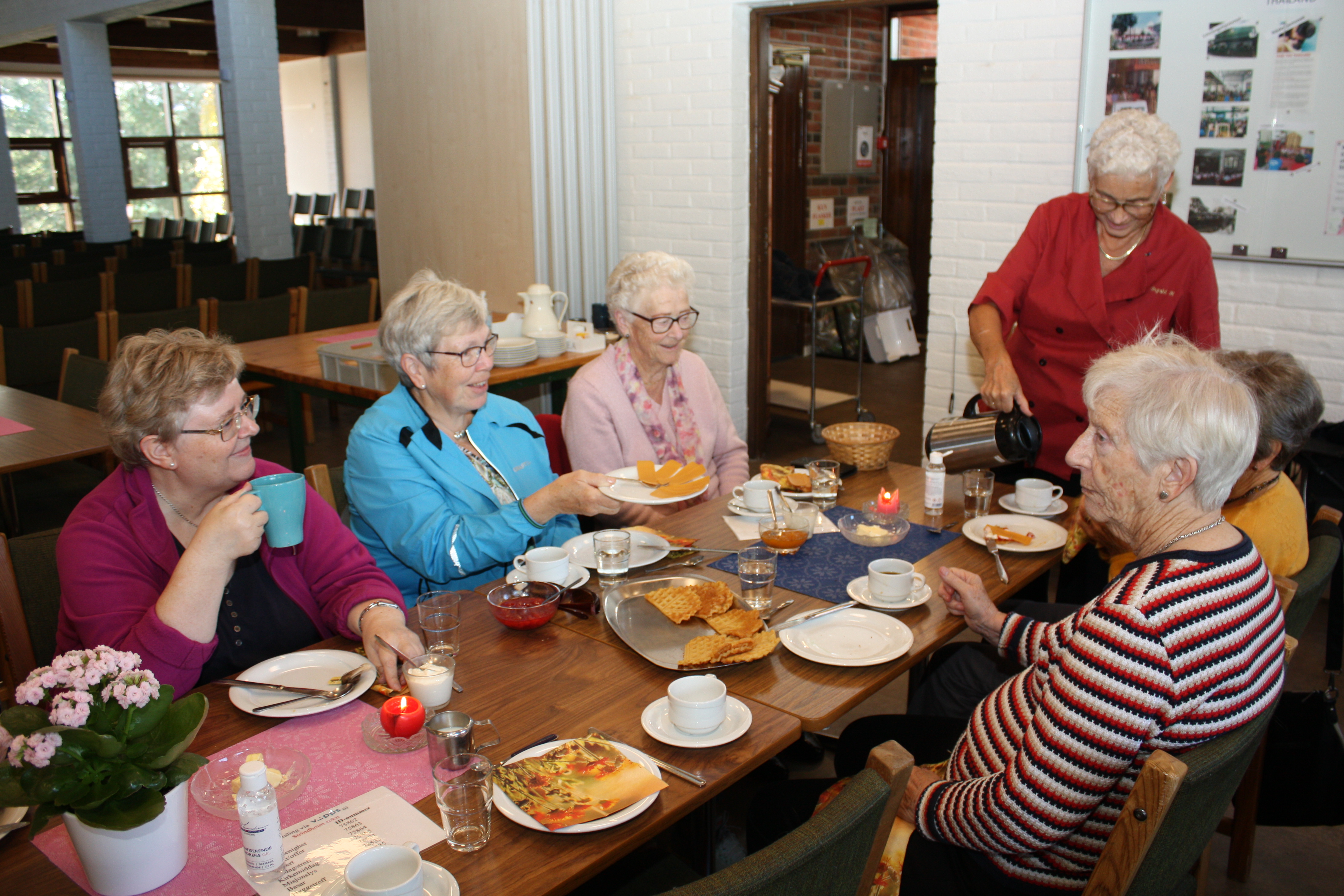 Fredagskaffe - Åpen kirke