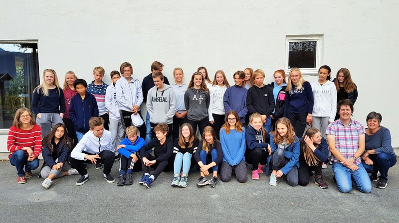 Pakking, plast og passinndragelse. Siste dag på leir.