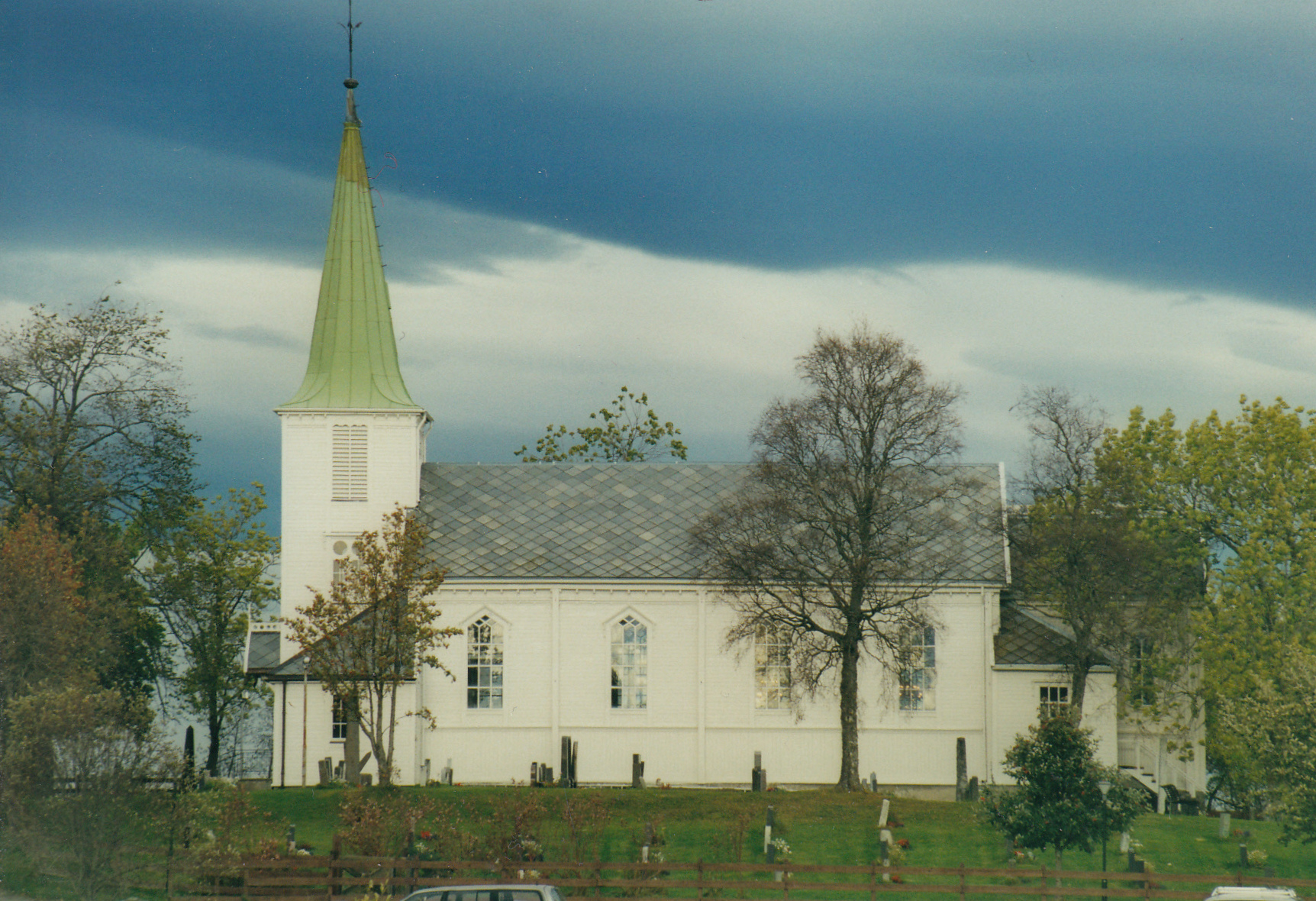 Tiller kirke